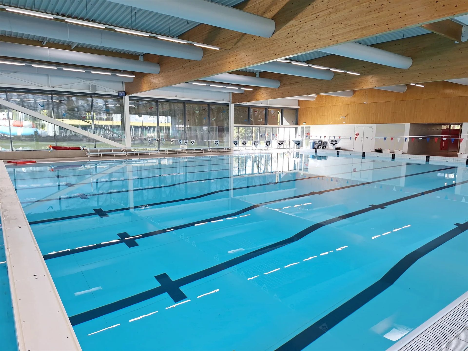 Twentebad Hengelo, een gerenoveerd 50-meter Myrtha-bad