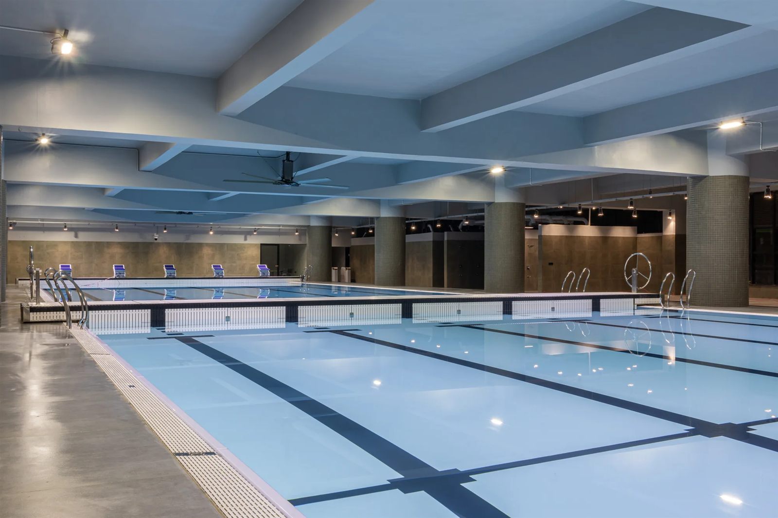 Overdekt Myrtha-trainingsbad in sportcentrum Lakshyan, India