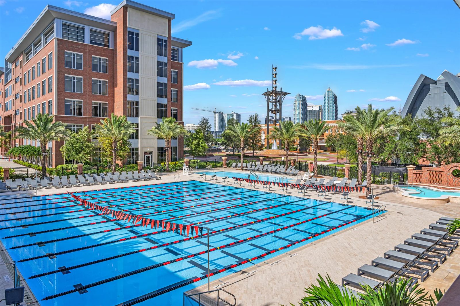 Buitenwedstrijdbad van Myrtha op de campus van de University of Tampa, VS