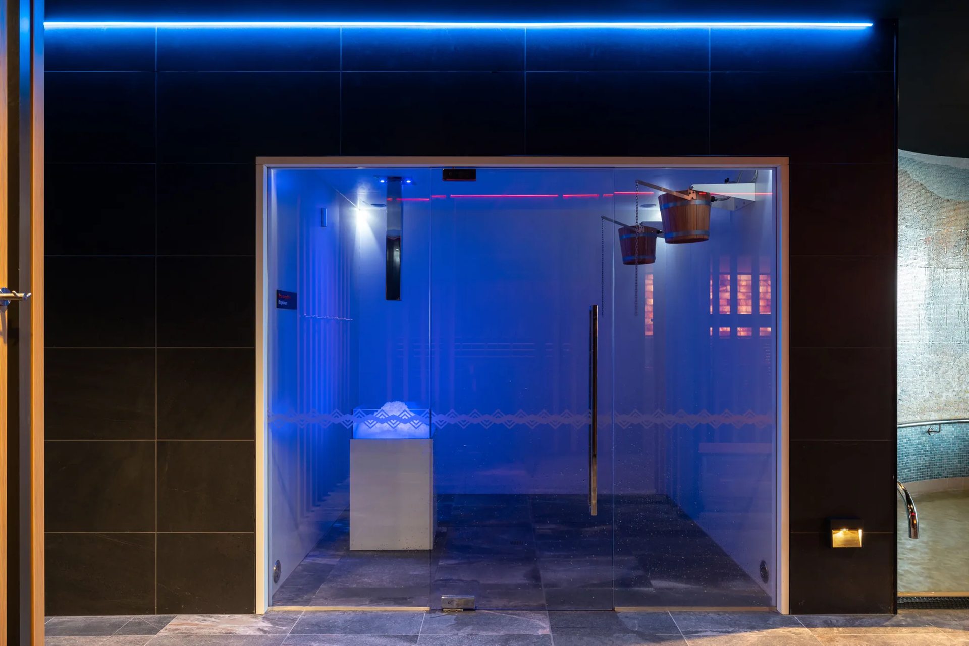 Frigidarium met ijsfontein in Wai Ariki Hot Springs and Spa, Nieuw-Zeeland